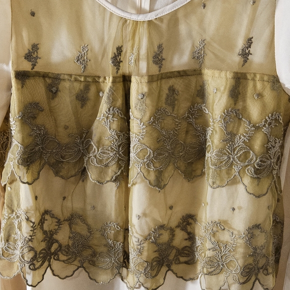 New A'Reve Cream Ruffled Long Sleeve Blouse Size medium - Picture 10 of 10